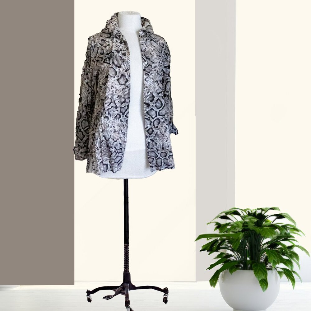 OLSEN SNAKE PATTERN BLOUSE  38 NEW WITH TAGS